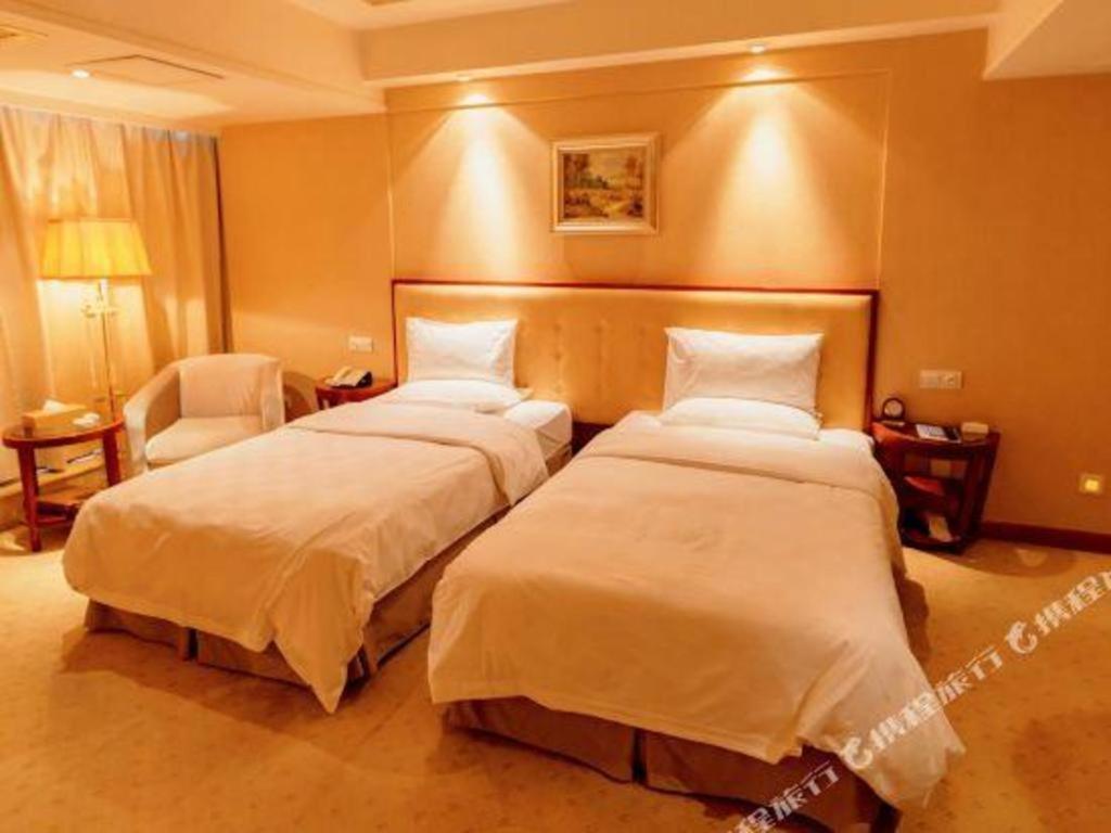 Nanchang Galactic Peace International Hotel Exterior photo