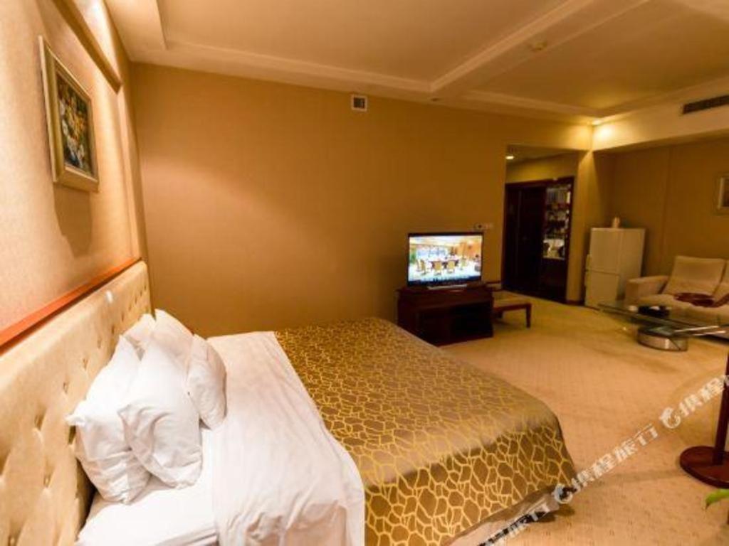 Nanchang Galactic Peace International Hotel Exterior photo