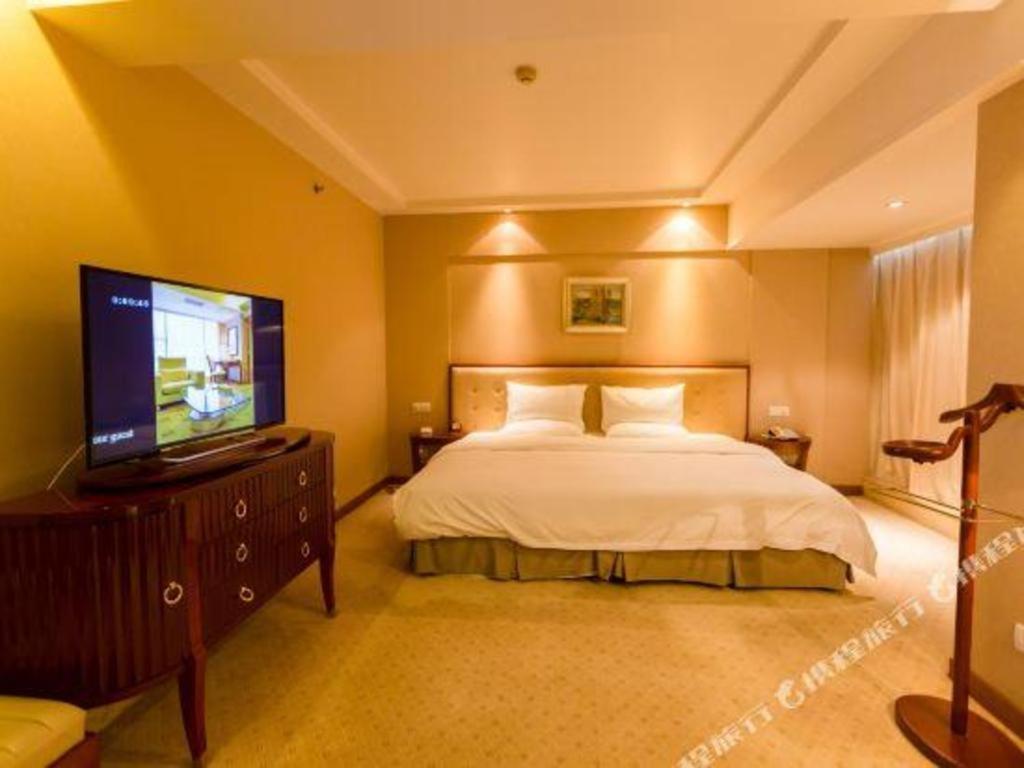 Nanchang Galactic Peace International Hotel Exterior photo